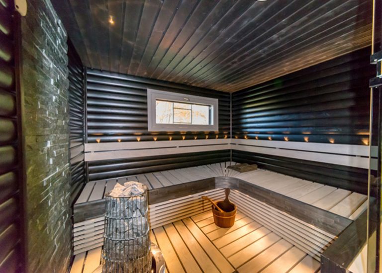 Kylpyhuone ja sauna
